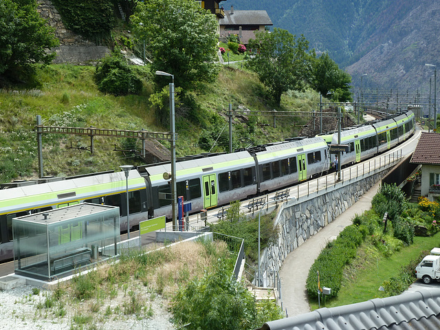 Regio Express Lötschberger 4266, im Bahnhof Eggerberg richtung Kandersteg-Bern