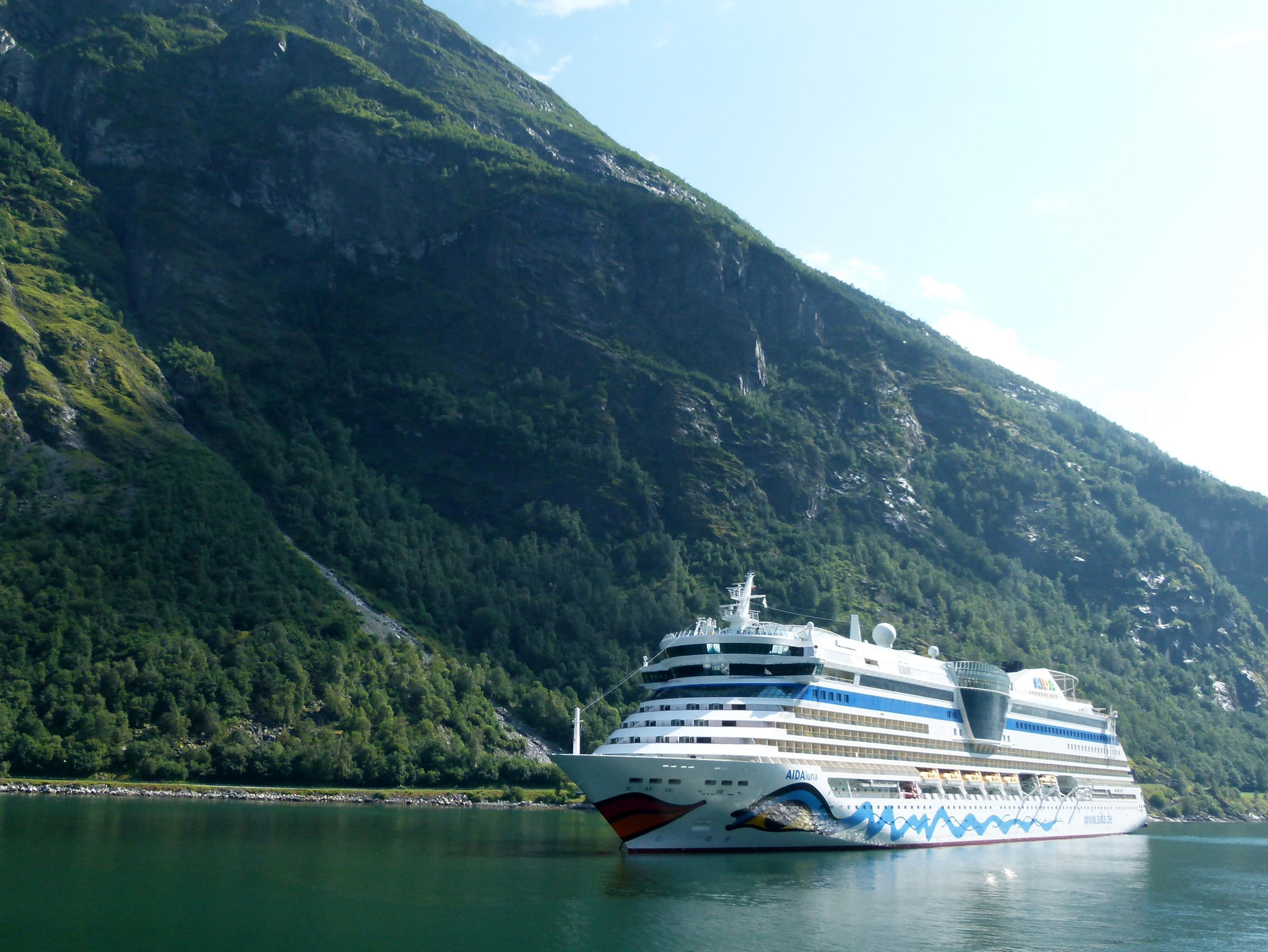 AIDAluna vor Geiranger