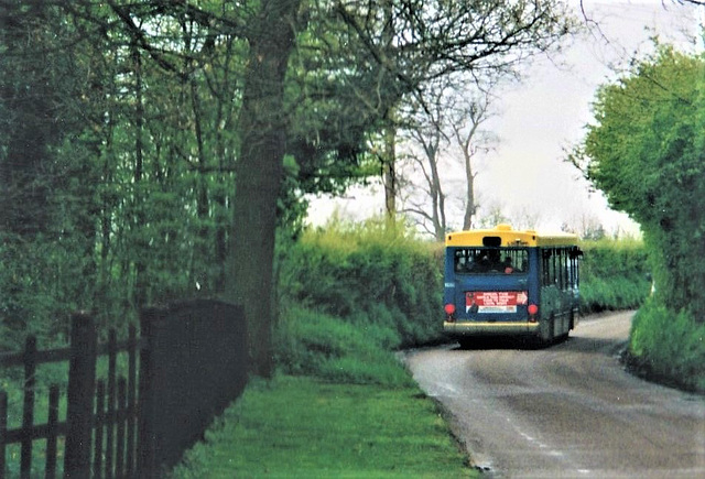HFF: The Shires 3109 (L309 HPP) near Aston – Apr 1998 (368-18)
