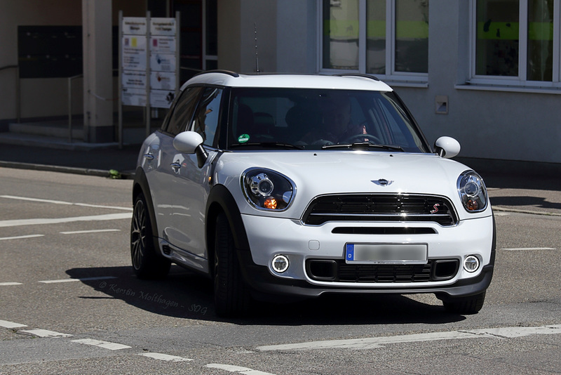 Mini in der Kurve