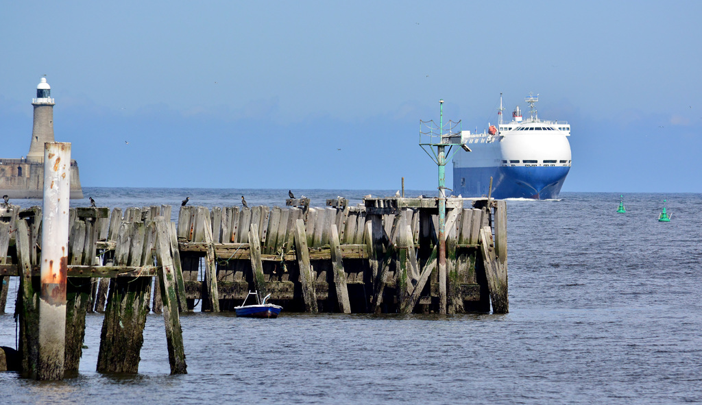 Approaching mouth of the Tyne