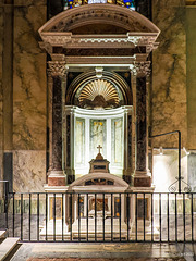 Abbazia delle Tre Fontane. Cappella del terzo rimbalzo della testa di San Paolo.