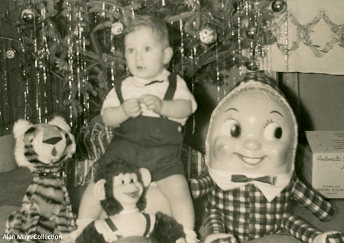 Christmas Kid with Tiger, Monkey, and Humpty Dumpty, 1956 (Cropped)