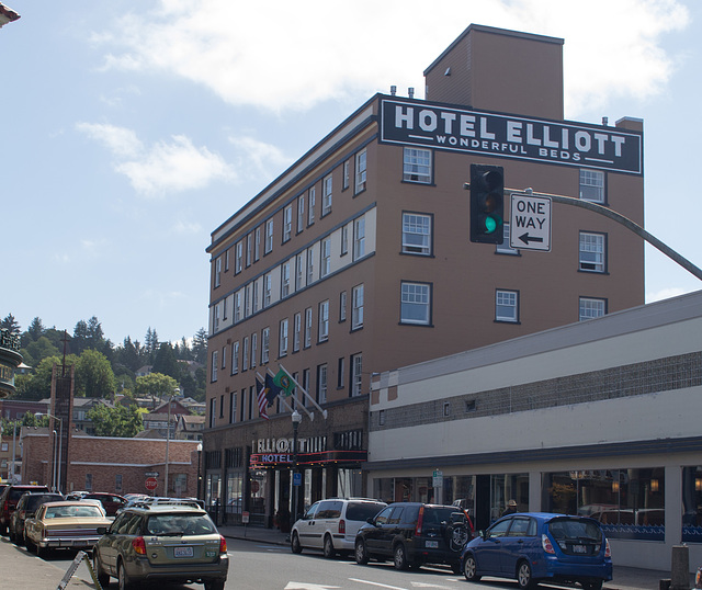 Astoria OR Hotel Elliott (#1258)