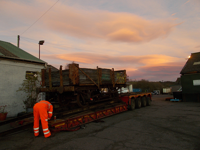 66045 - preparing to unload