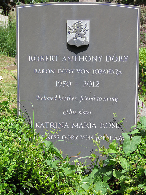 brompton cemetery, london     (45)heraldry on tombstone of robert anthony dory +2012