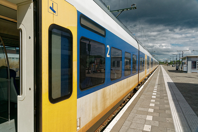 Perspective en jaune et bleu