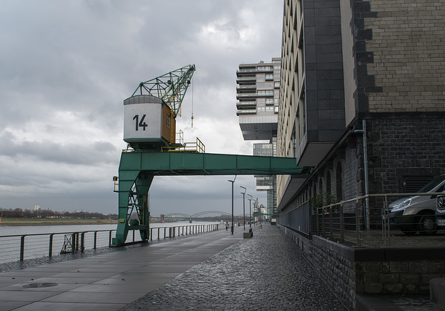 Cologne Rheinauhafen cargo crane (#0575)