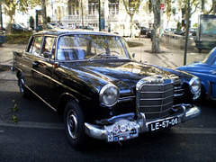 Mercedes-Benz 190 (1965).