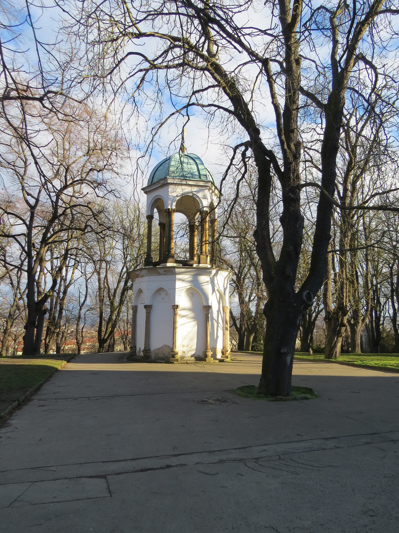 Petrin, 1.