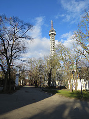 La tour de Petrin, 2.