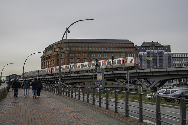 Hamburger Hochbahn (U-Bahn) am Baumwall