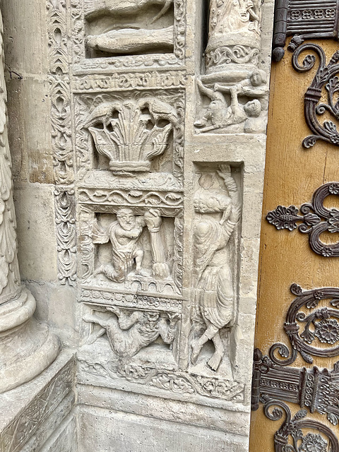 Paris 2024 – Basilique Saint-Denis – Carvings