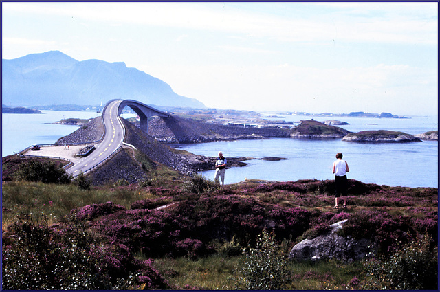 Die Storseisund-Brücke (norwegisch: Storseisundbrua)  2 PiPs