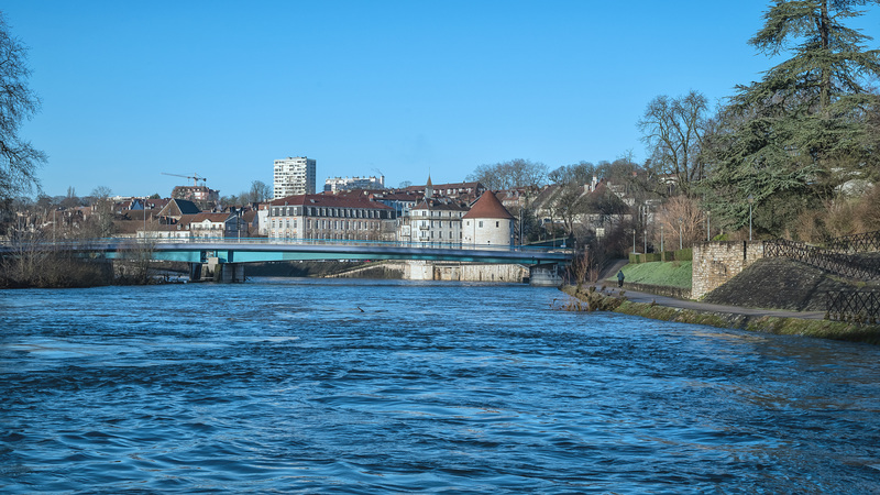 BESANCON: La passerelle, le doubs.