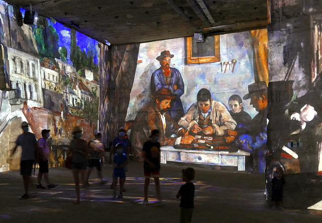 Cézanne s'invite aux "Carrières de lumières" Baux-de-Provence