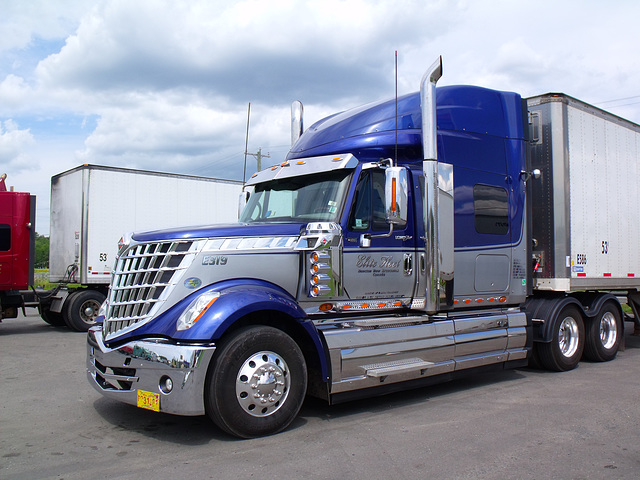 New Brunswick, Woodstock, International Lone Star at Murray's Truck Stop