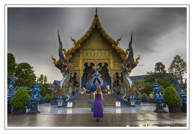 Wat Rong Suea Ten (Blue Temple) in Chiang Rai / Thailand