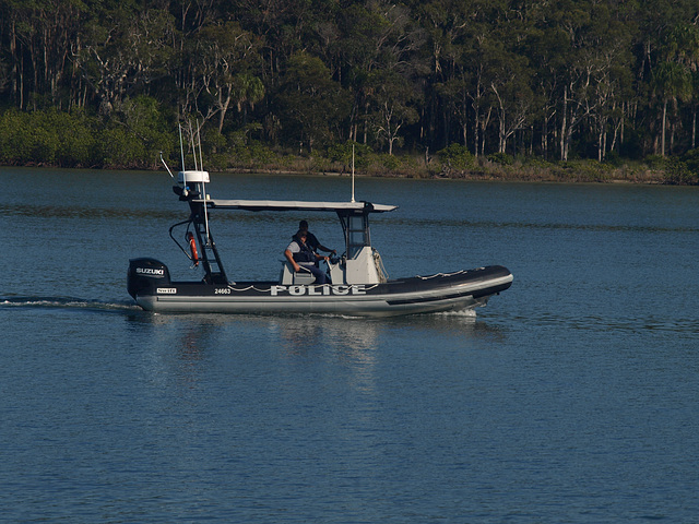 Police boat 1PA033508