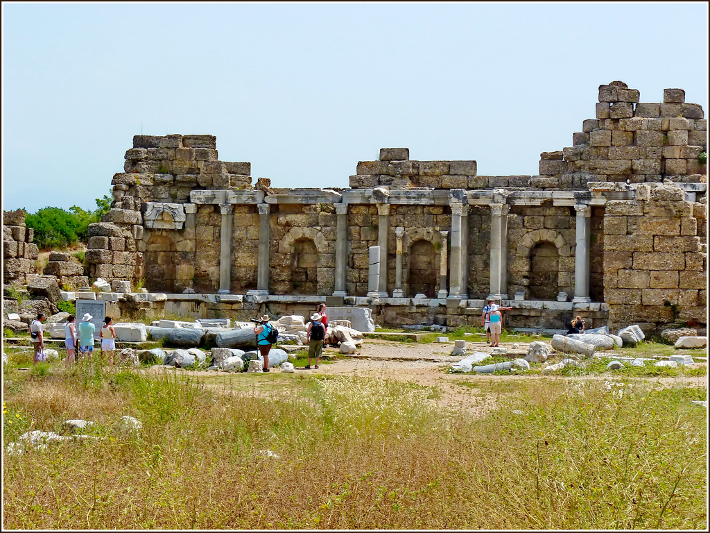 SIDE : ecco le rovine dell'antica Side costruita dai romani 2000 anni fa