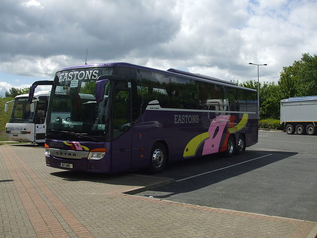 DSCF9274 Eastons Coaches B7 AWE