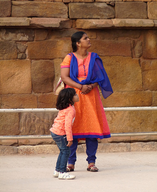 Delhi- Mother and Daughter at Qutb Minar