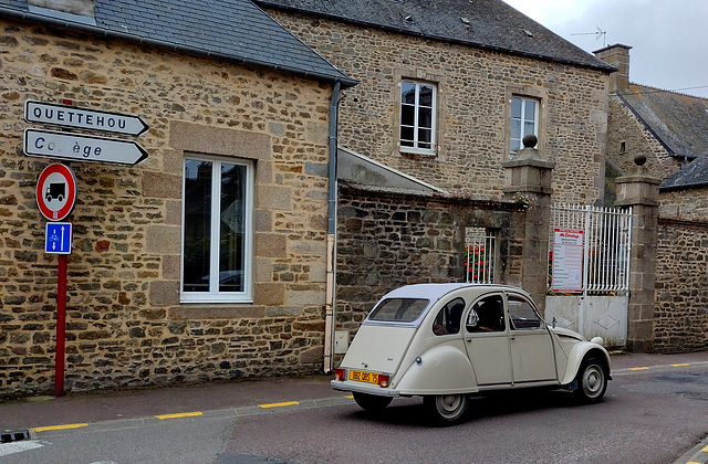 Cotentin - St Vaast 2CV