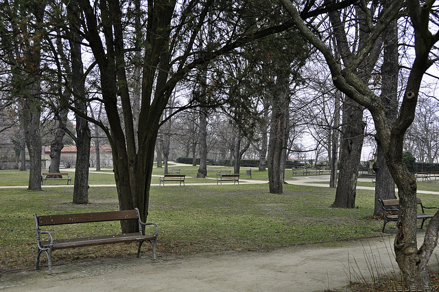 HBM ... mit einem Bild aus dem Karlachovy sady in Prag (© Buelipix)