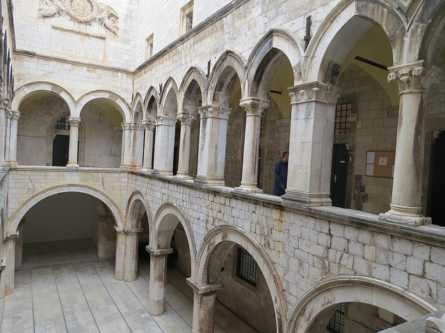 Dubrovnik : cour intérieure, 3.