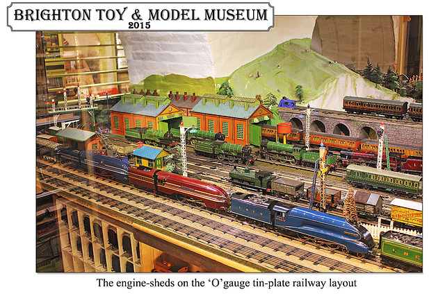 O gauge tinplate railway engine sheds - Brighton Toy Museum - 31.3.2015