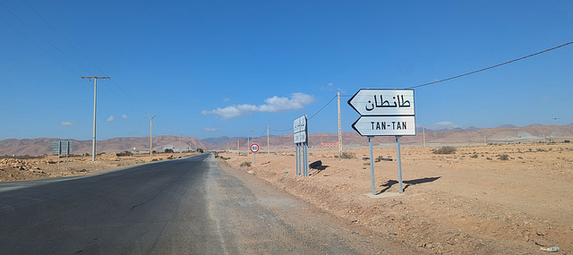 Tan-Tan sur la gauche