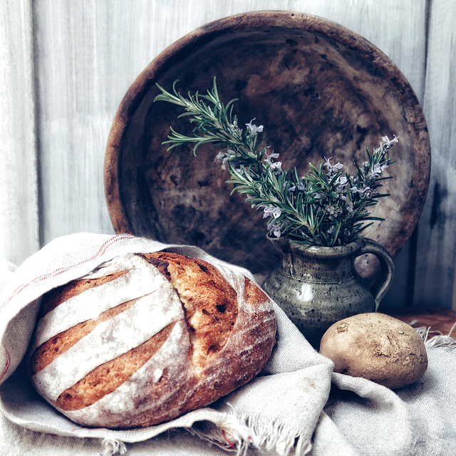 potato & rosemary bread 12