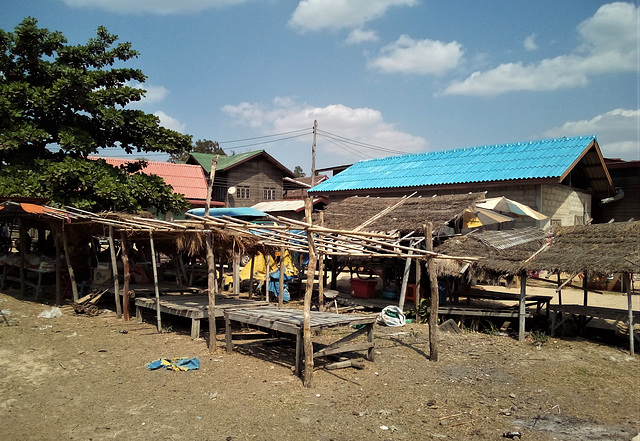 Marché local / Local market (Laos)