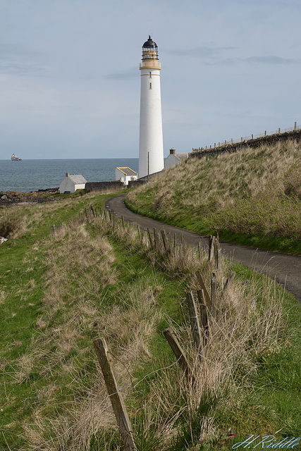 The fenced path to Scurdie Nes