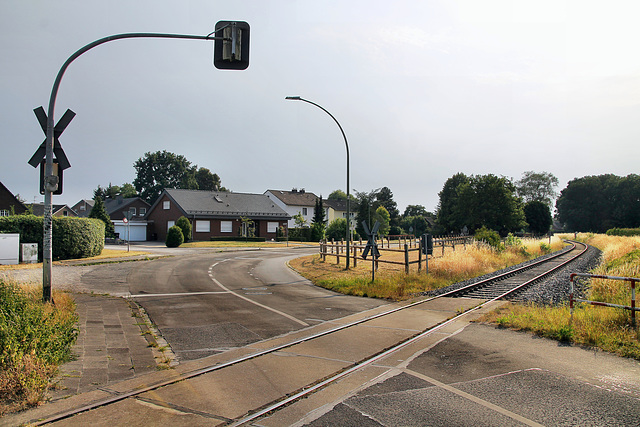 Raiffeisenstraße, Bahnübergang (Hamm-Uentrop) / 20.07.2022