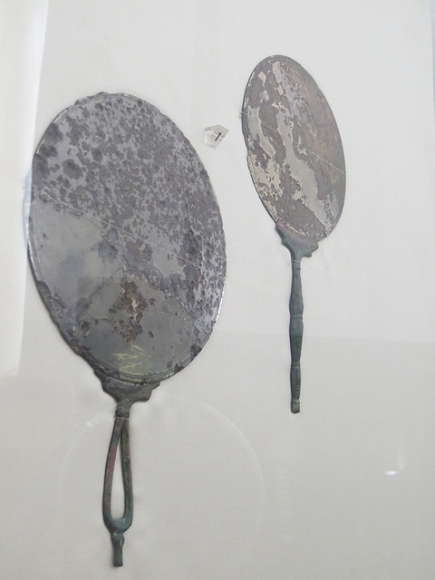 Musée archéologique de Split : miroirs.