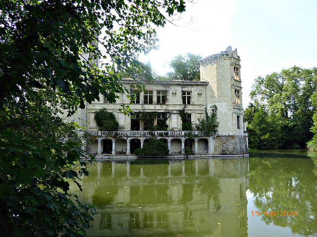 chateau de LA MOTHE CHANDENIERS (Vienne) 1/3