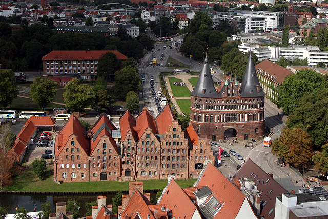 Lübeck: Holstentor und die Salzspeicher