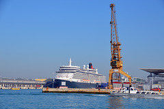 Arbeit und Vergnügen im Hafen Venedig
