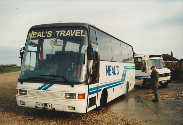 Neal’s Travel H84 RUX at Isleham – 27 December 1994 (249-15)