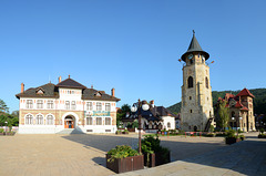 Romania, Piatra Neamț, Stephen the Great Square with the Art Museum, Museum of Ethnography, Stephen the Great's Tower and Cucuteni Neolithic Art Museum