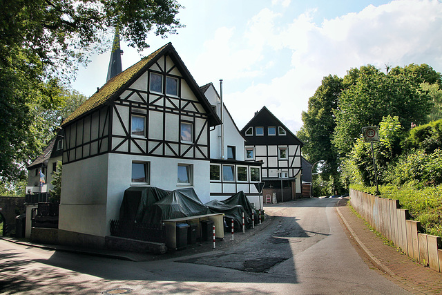 Fachwerkhäuser am Ahlinger Berg (Fröndenberg-Dellwig) / 11.06.2022