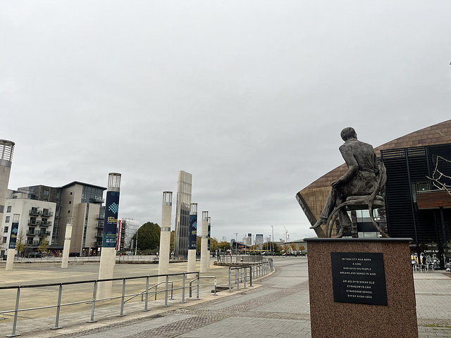 Cardiff Bay / Bae Caerdydd