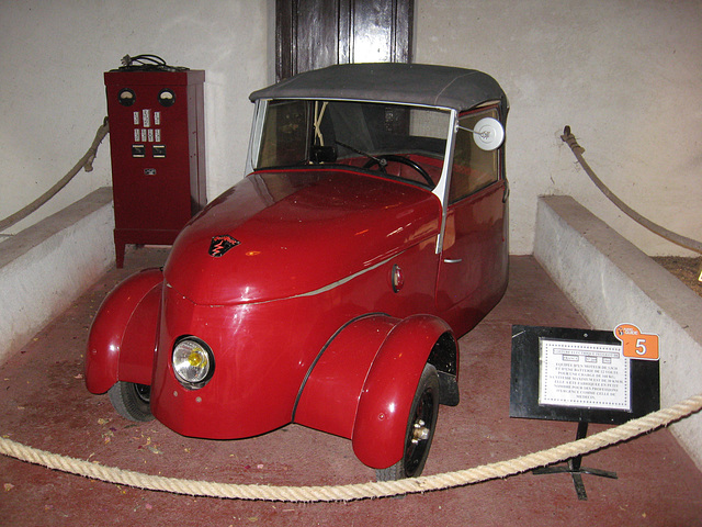 voiture électrique PEUGEOT de 1941 !