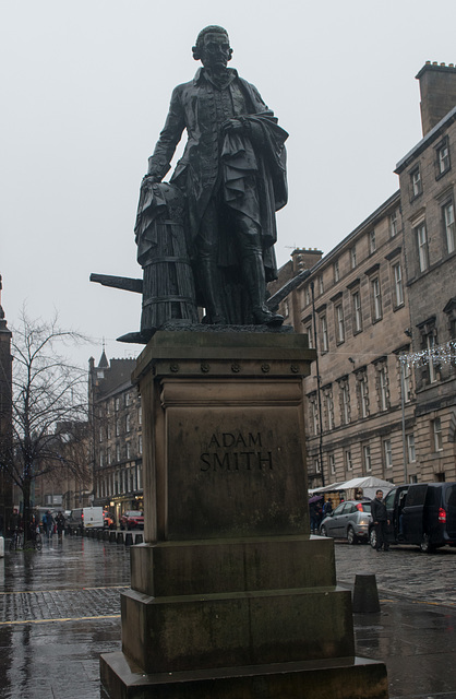 Edinburgh Royal Mile / Adam Smith (#0459)