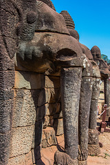 Statuen in Angkor Thom (© Buelipix)