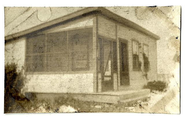 GL003 TEACHERAGE AT UNIDENTIFIED MANITOBA SCHOOL