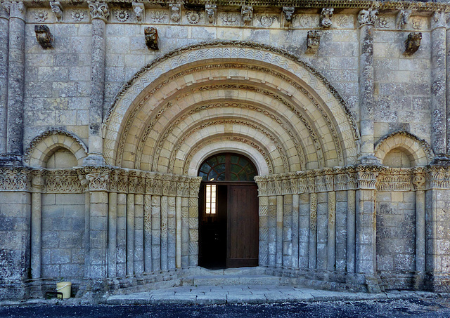 Échebrune - Saint-Pierre