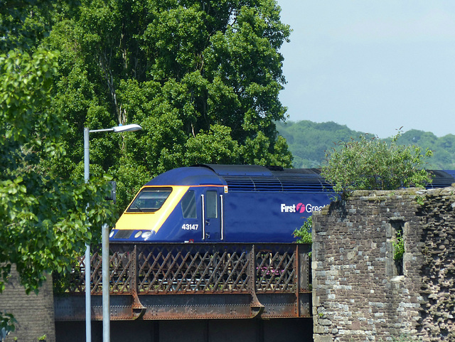 43147 approaching Newport - 3 June 2016