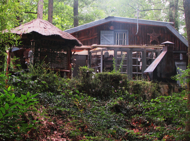 06-Petits chalets de rêve dans une forêt